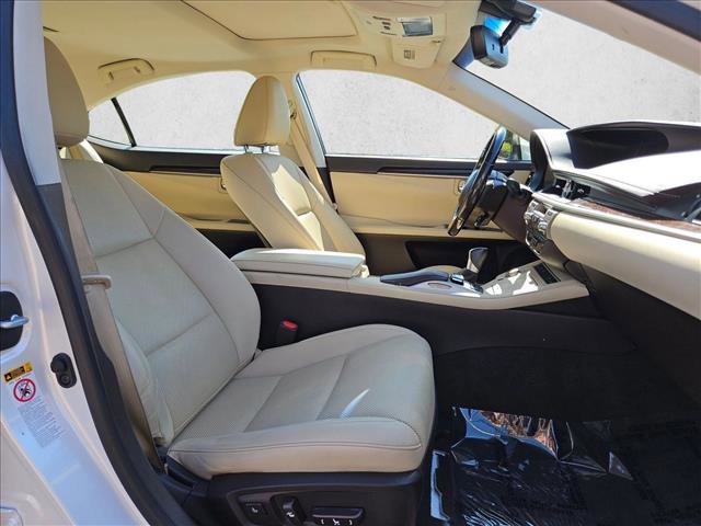 Used 2016 Lexus ES 350 w/ Navigation System Package FWD image 20