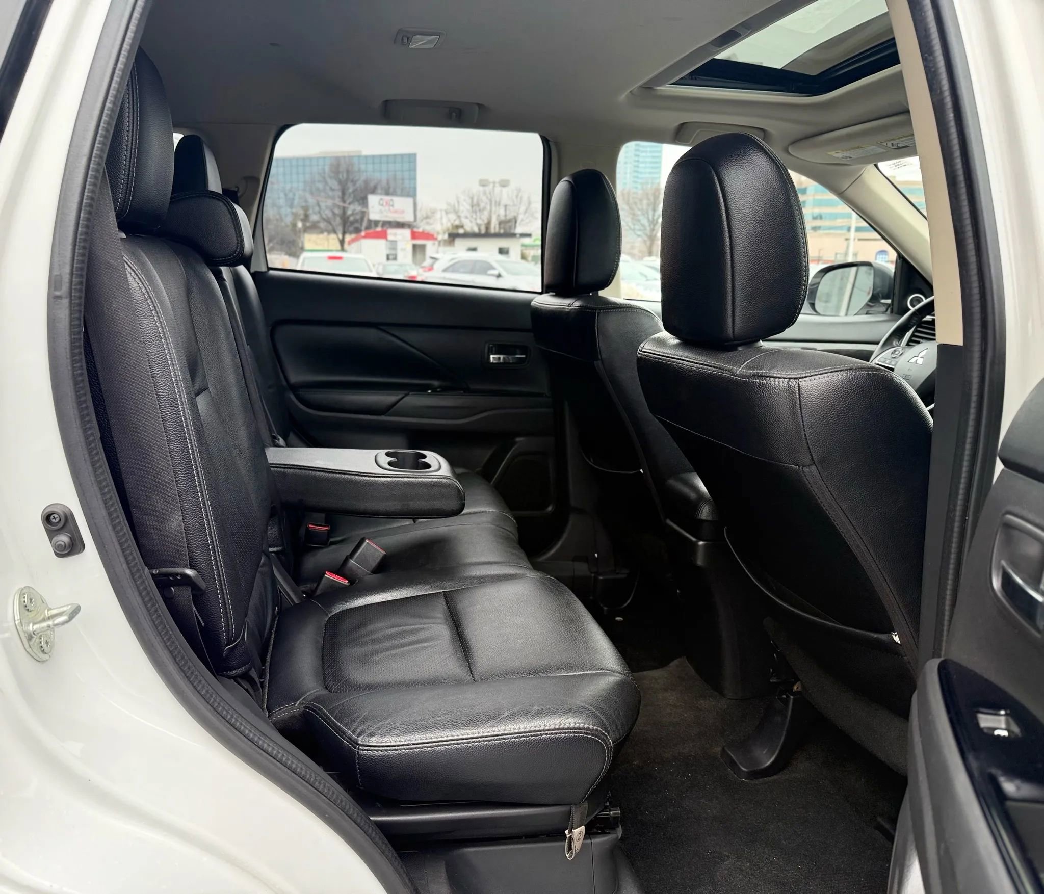 Used 2017 Mitsubishi Outlander GT image 33