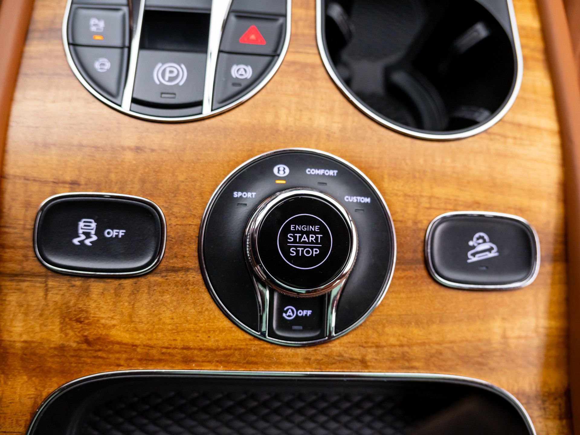 Used 2024 Bentley Bentayga AWD/4WD image 27