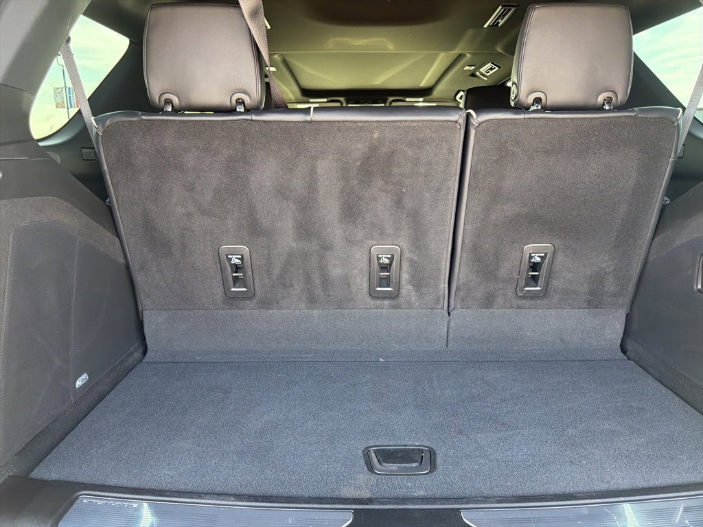 Used 2023 Cadillac Escalade Sport w/ LPO, ONYX Package image 18