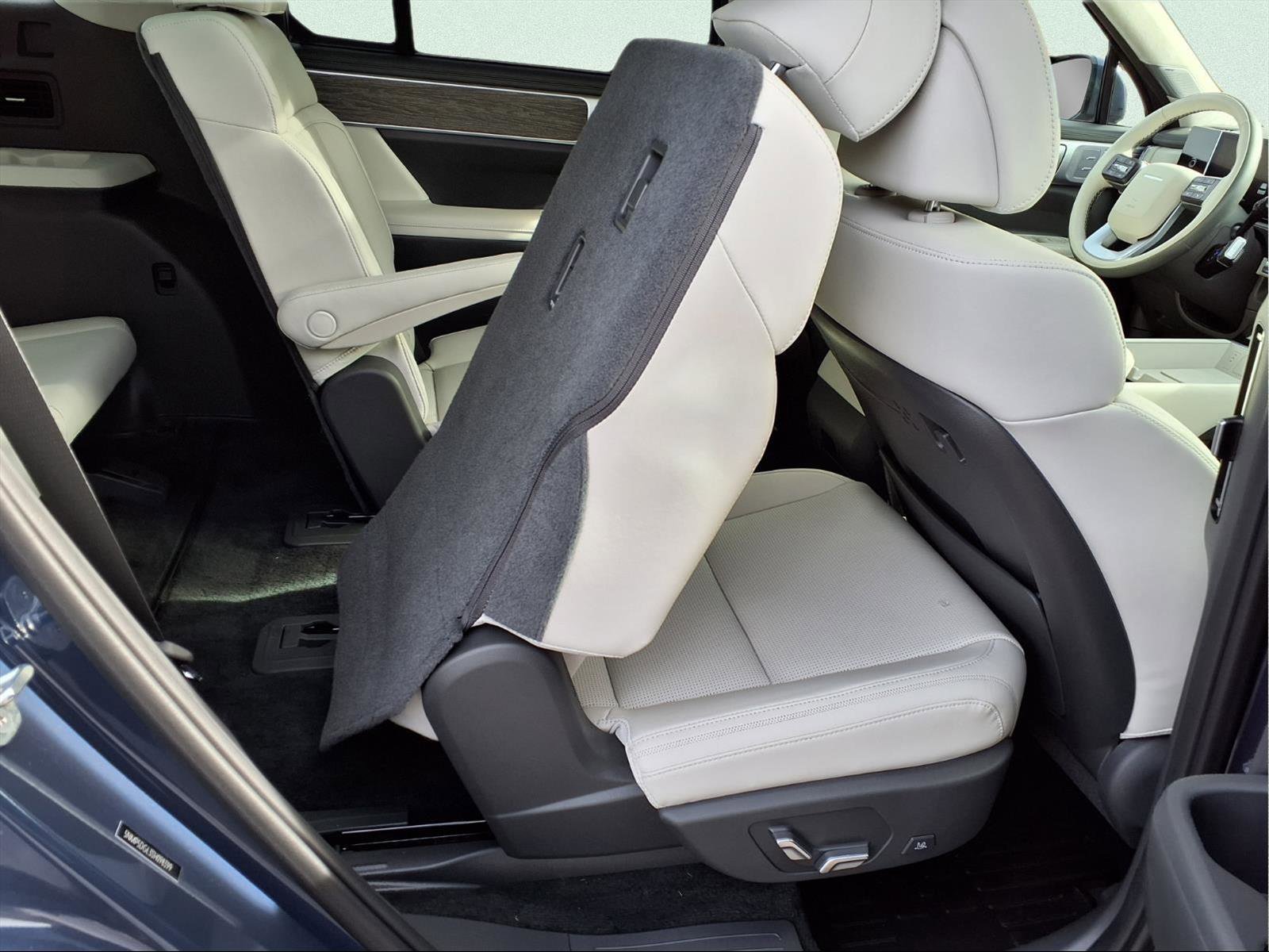 Used 2025 Hyundai Santa Fe Calligraphy image 27