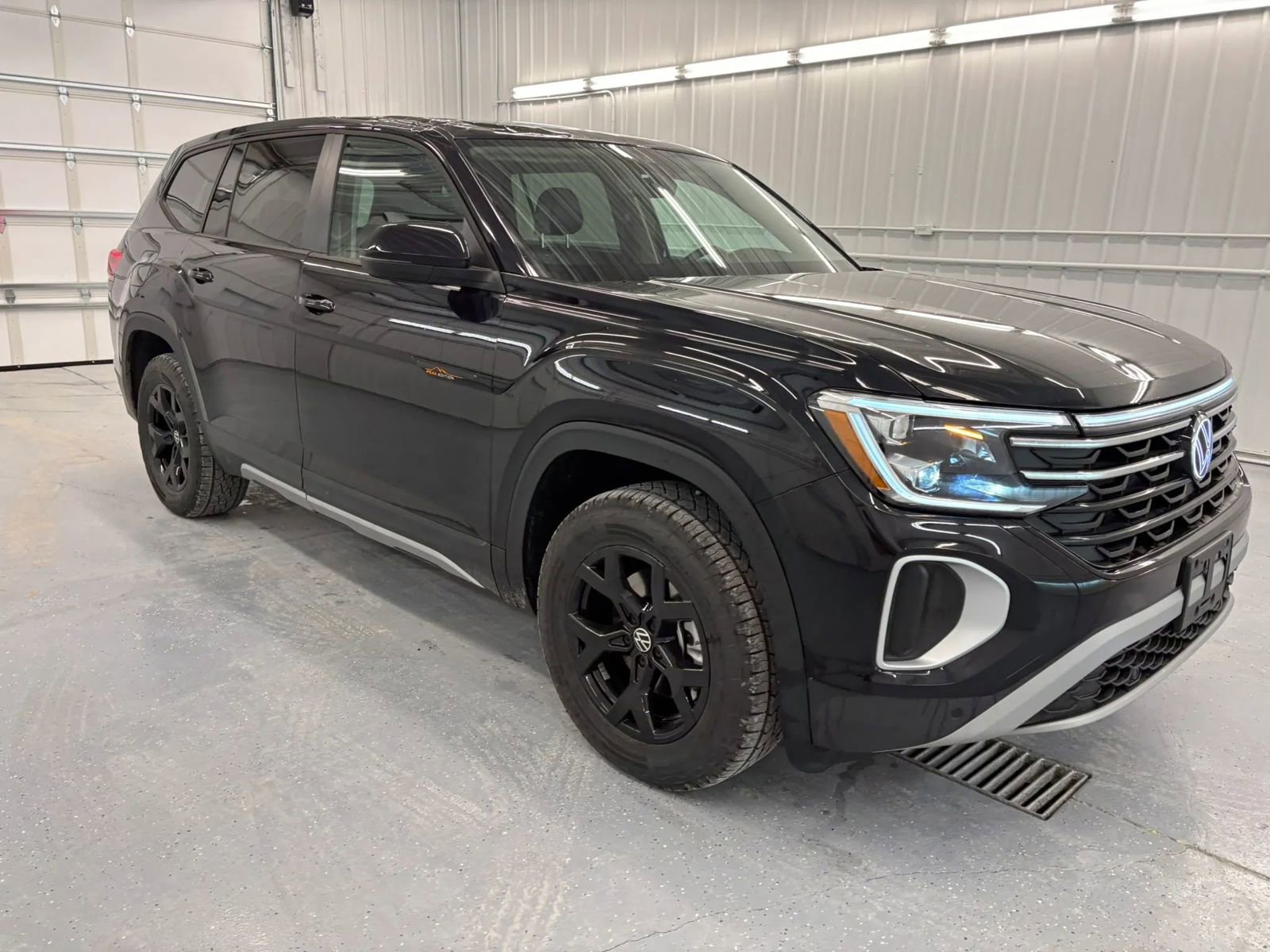 Used 2026 Volkswagen Atlas Peak Edition AWD/4WD image 9