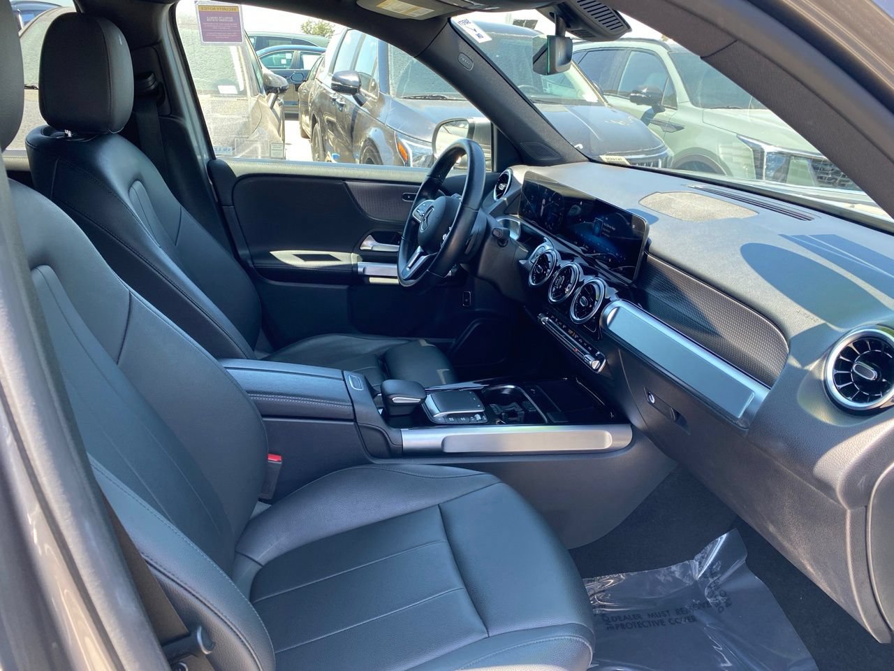 Used 2022 Mercedes-Benz GLB 250 image 27