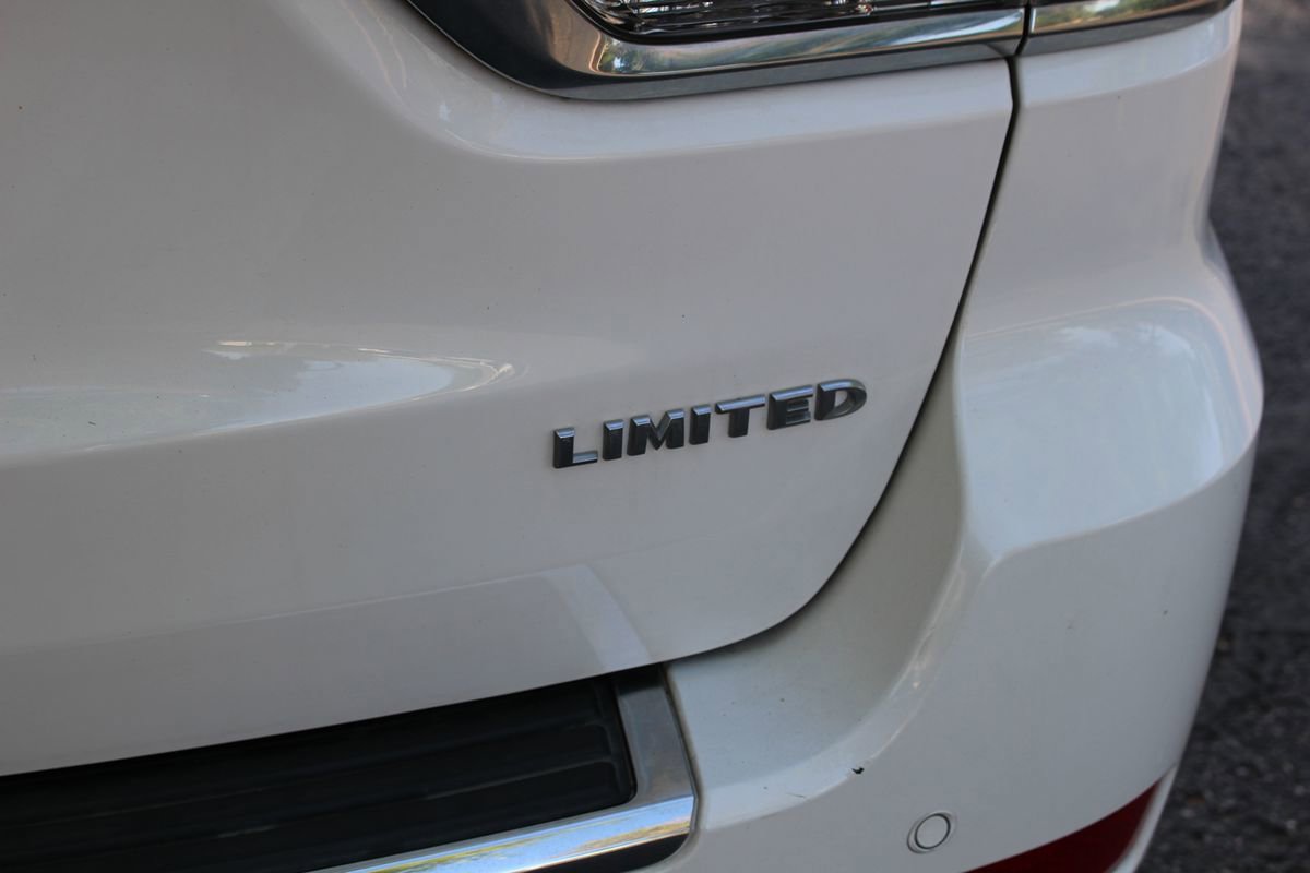 Used 2017 Jeep Grand Cherokee Limited RWD image 42