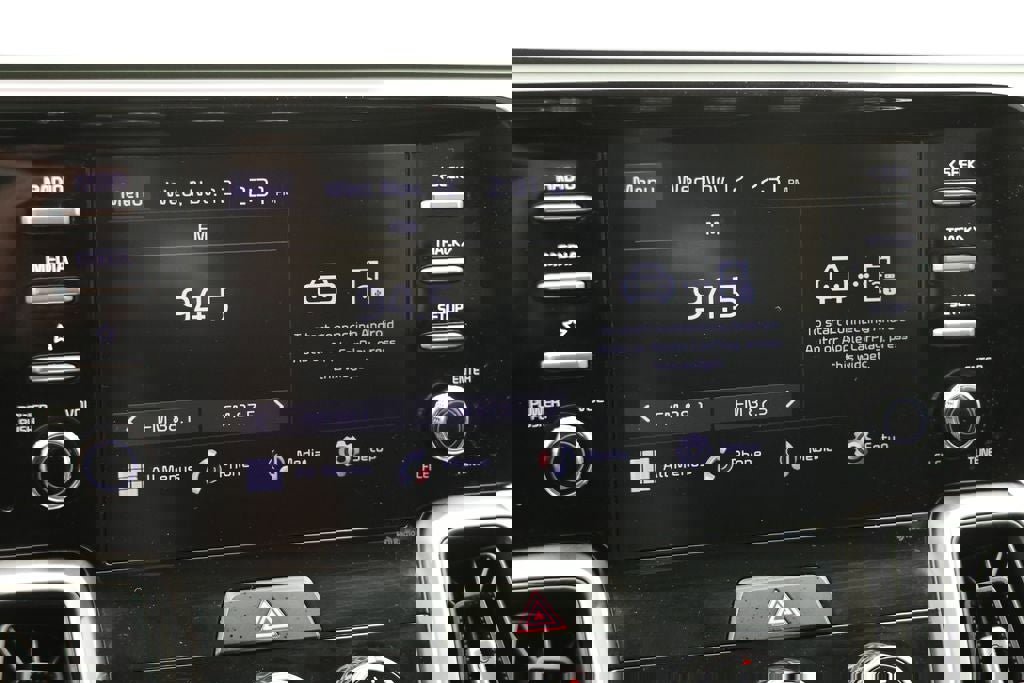 Used 2023 Kia Sorento LX image 21