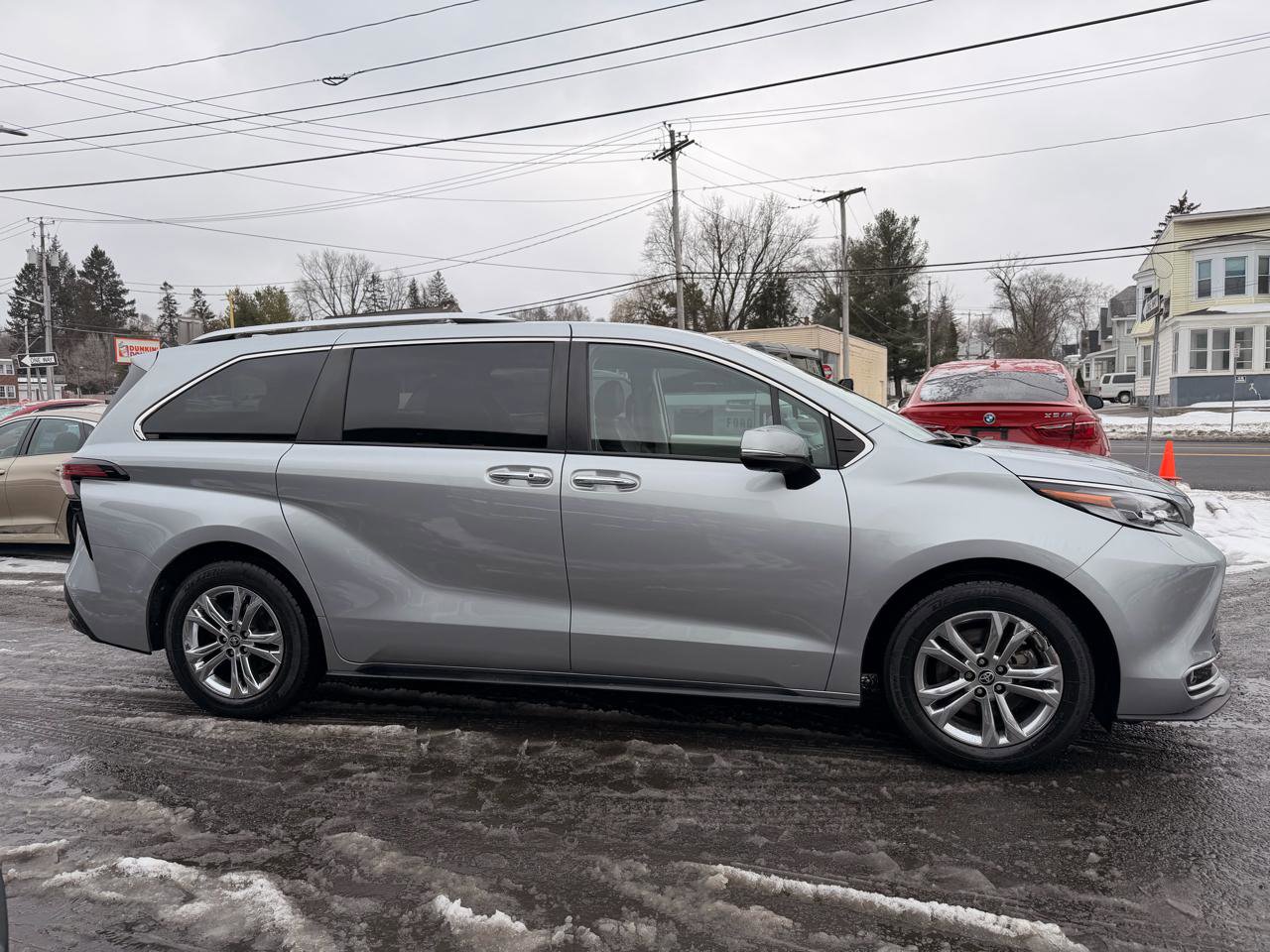 Used 2022 Toyota Sienna Platinum image 3