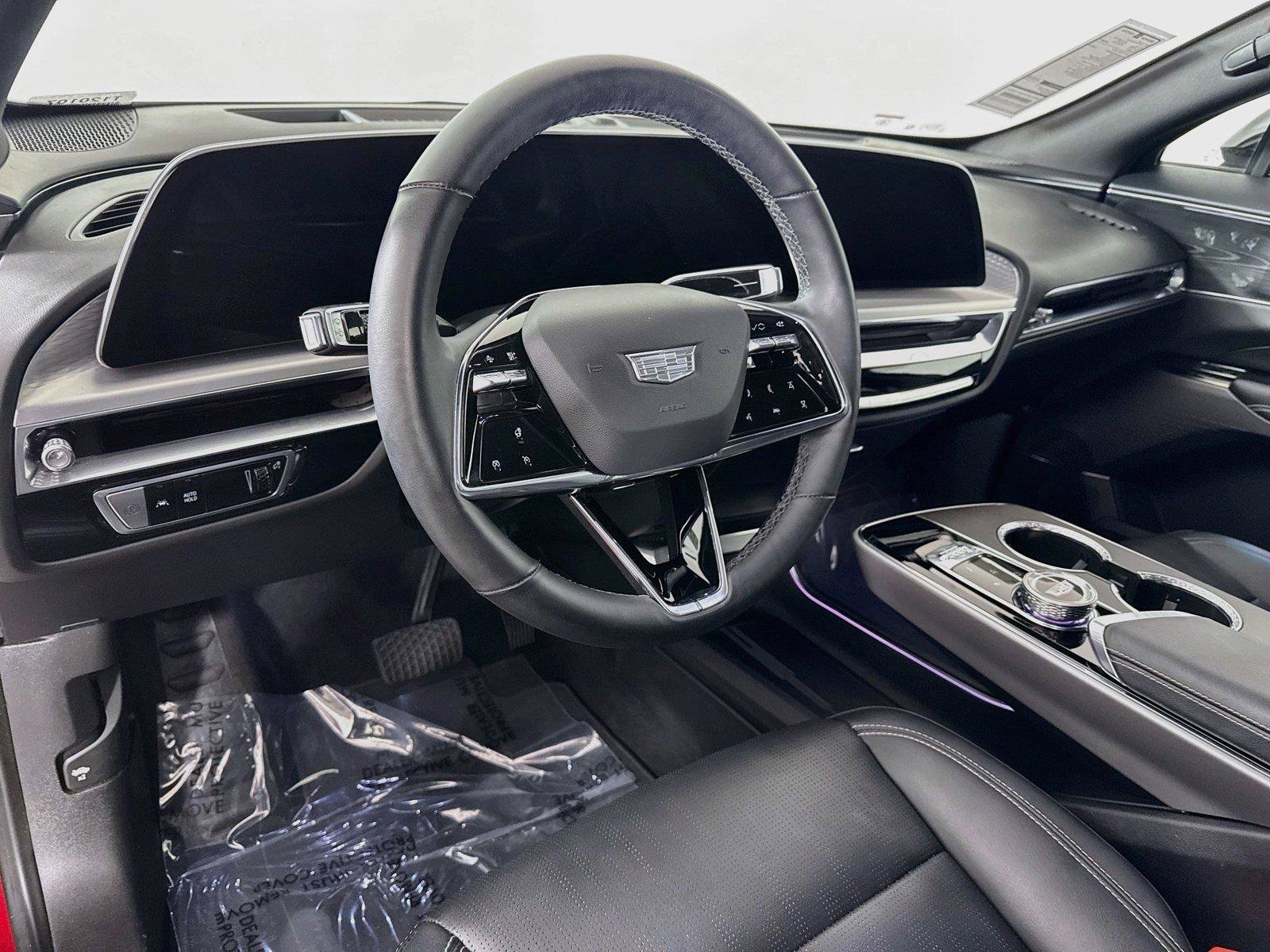 Used 2024 Cadillac Lyriq Luxury AWD/4WD image 4