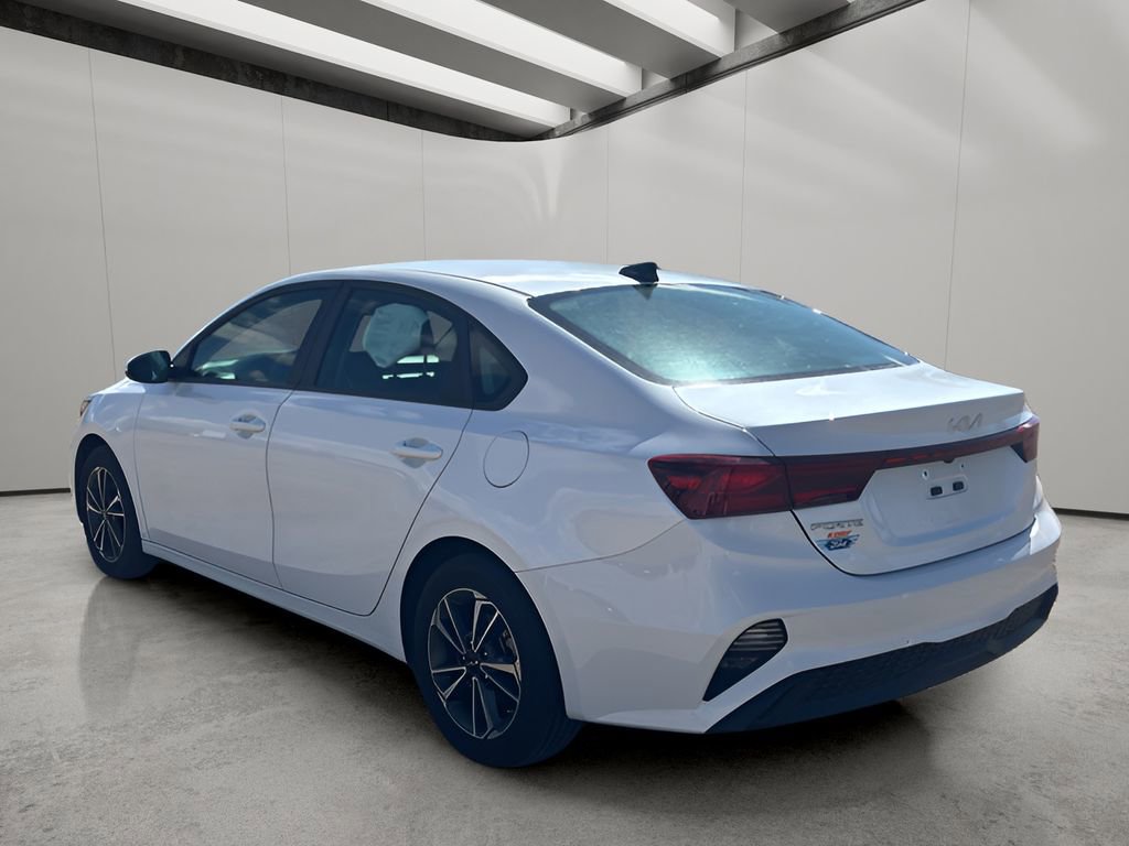 Used 2023 Kia Forte LXS image 3