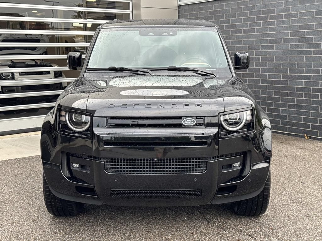 New 2026 Land Rover Defender 110 X-Dynamic SE AWD/4WD image 2