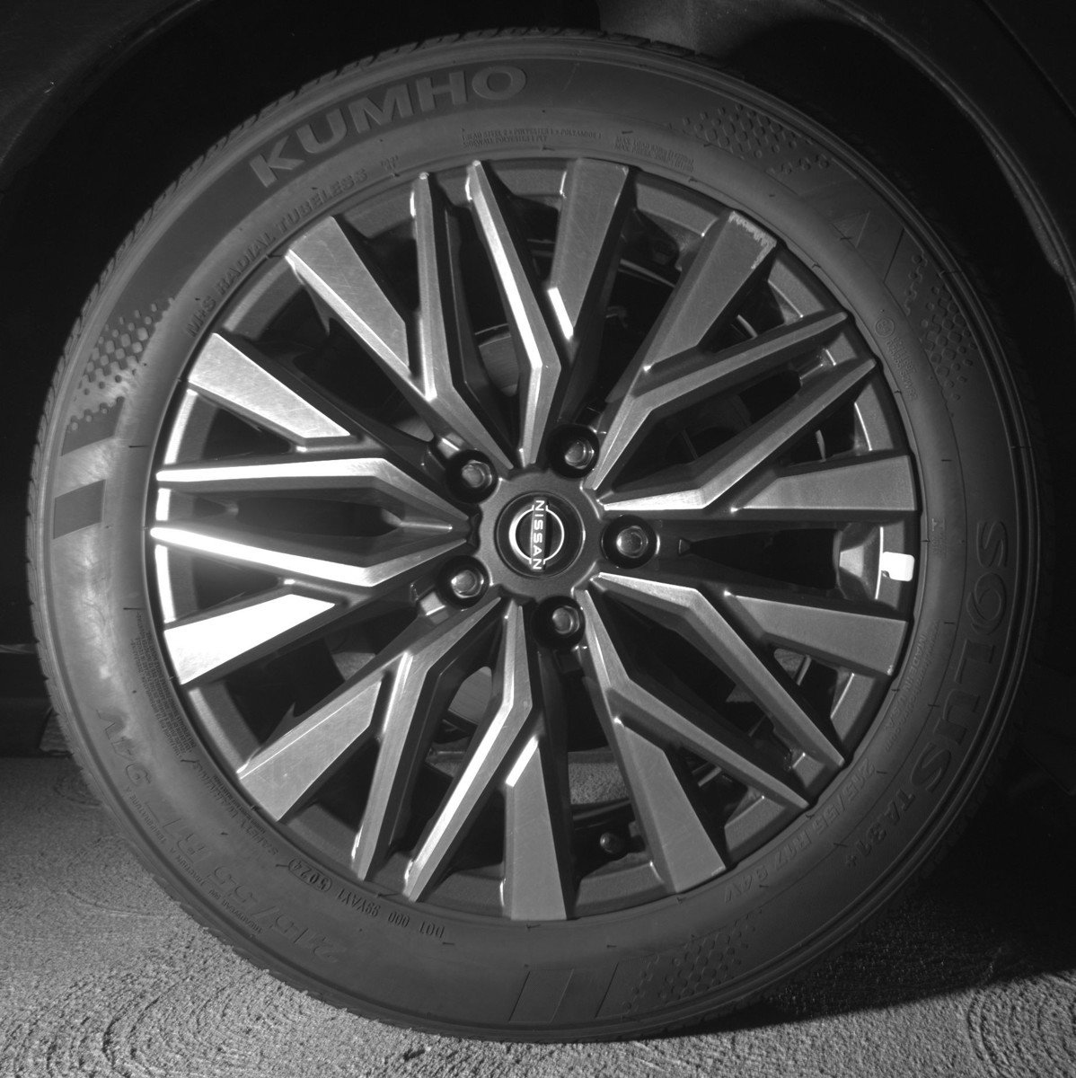 Used 2025 Nissan Altima 2.5 SV FWD image 15