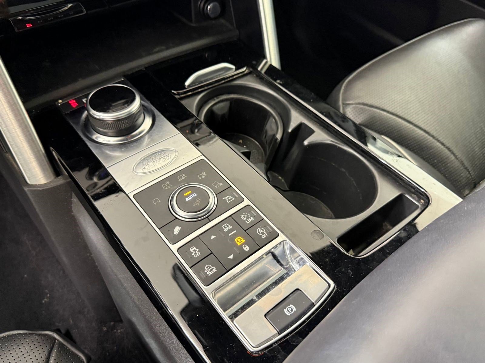 Used 2018 Land Rover Discovery HSE Luxury image 25