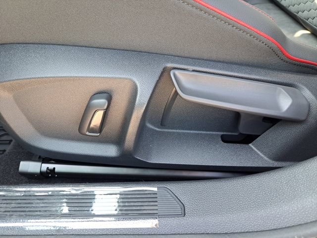 New 2025 Volkswagen GTI SE FWD image 7