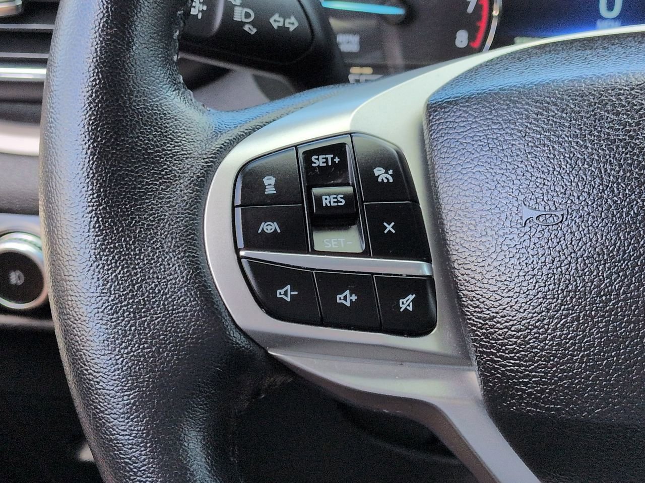 Certified 2023 Ford Explorer XLT w/ Equipment Group 202A image 25