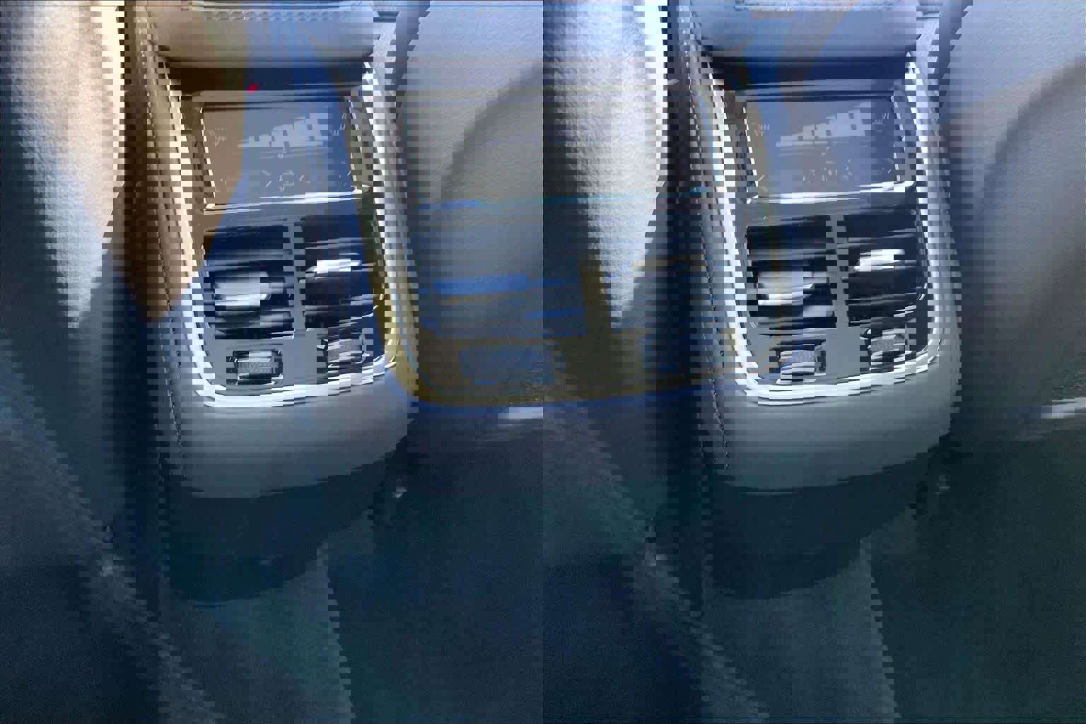 New 2026 Volvo XC90 B6 Ultra w/ Protection Package image 16