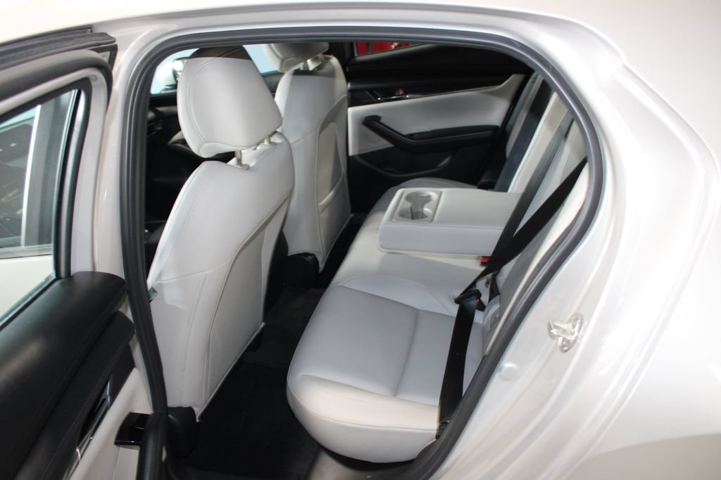 Used 2023 MAZDA MAZDA3 s FWD image 11