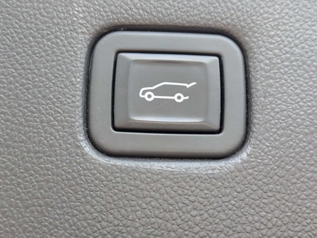 Used 2023 Chevrolet Blazer RS w/ Enhanced Convenience Package FWD image 13