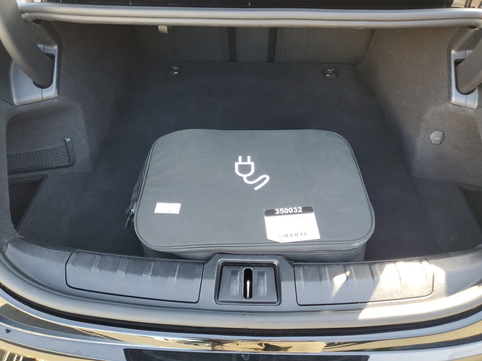 Used 2022 Porsche Taycan image 8