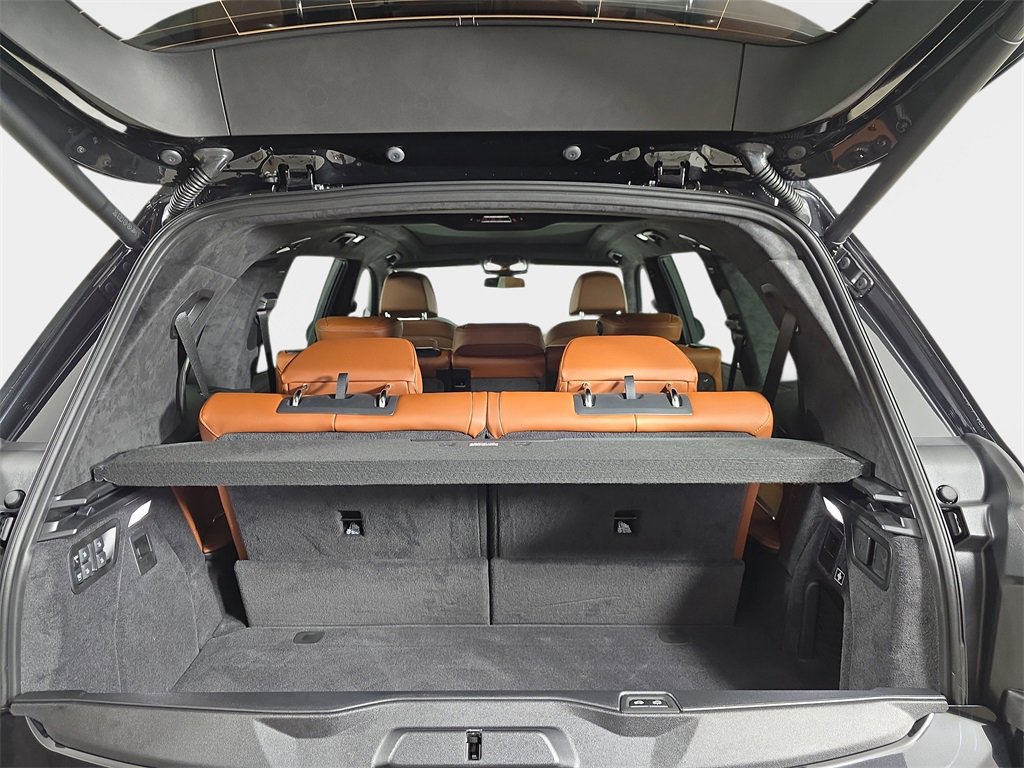New 2026 BMW X7 M60i image 12