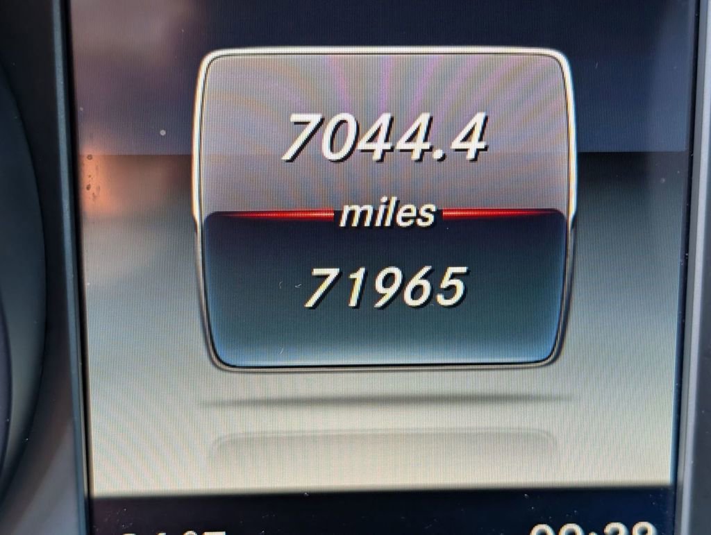 Used 2018 Mercedes-Benz GLC 300 4MATIC image 26