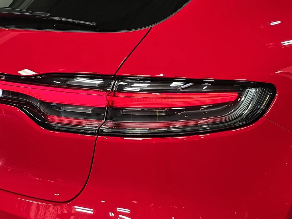 Certified 2026 Porsche Macan AWD/4WD image 30
