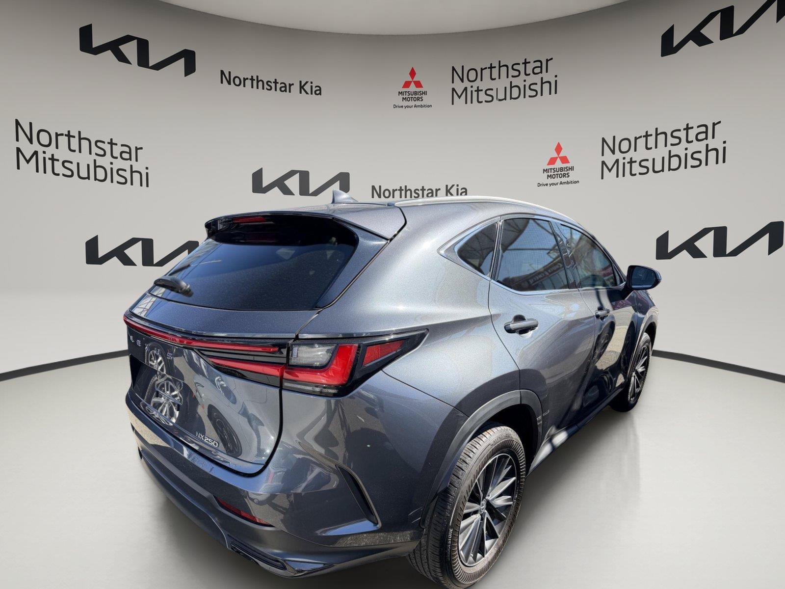Used 2023 Lexus NX 250 FWD image 5