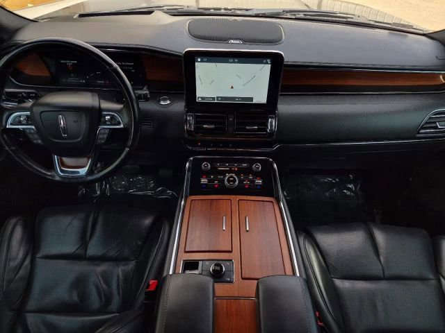 Used 2018 Lincoln Navigator Select w/ Technology Package image 22