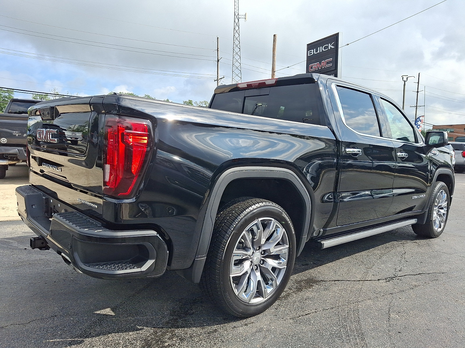 Used 2026 GMC Sierra 1500 Denali w/ Denali Reserve Package AWD/4WD image 6