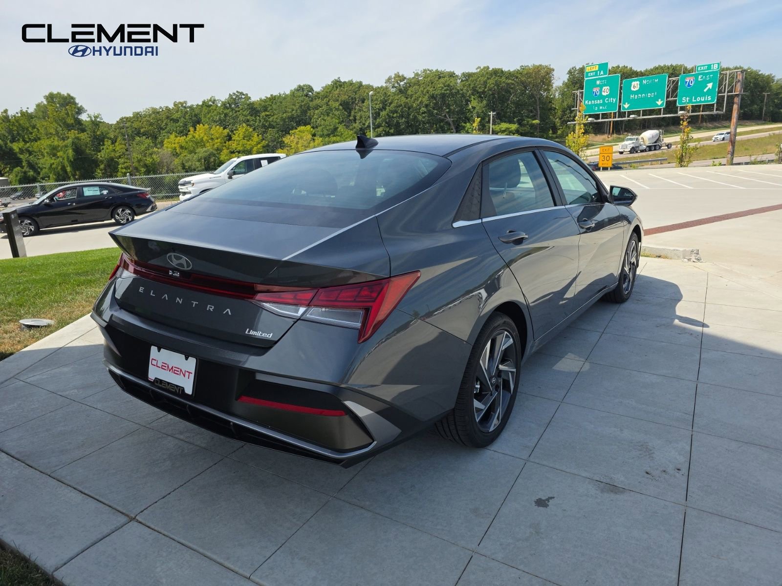 New 2025 Hyundai Elantra Limited image 6