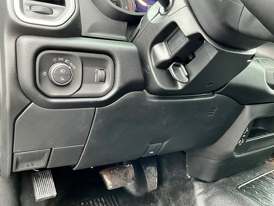 New 2026 RAM 5500 4x4 Regular Cab image 15