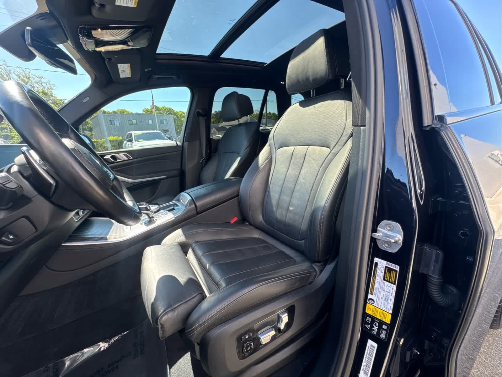 Used 2020 BMW X5 M50i w/ Premium Package AWD/4WD image 12