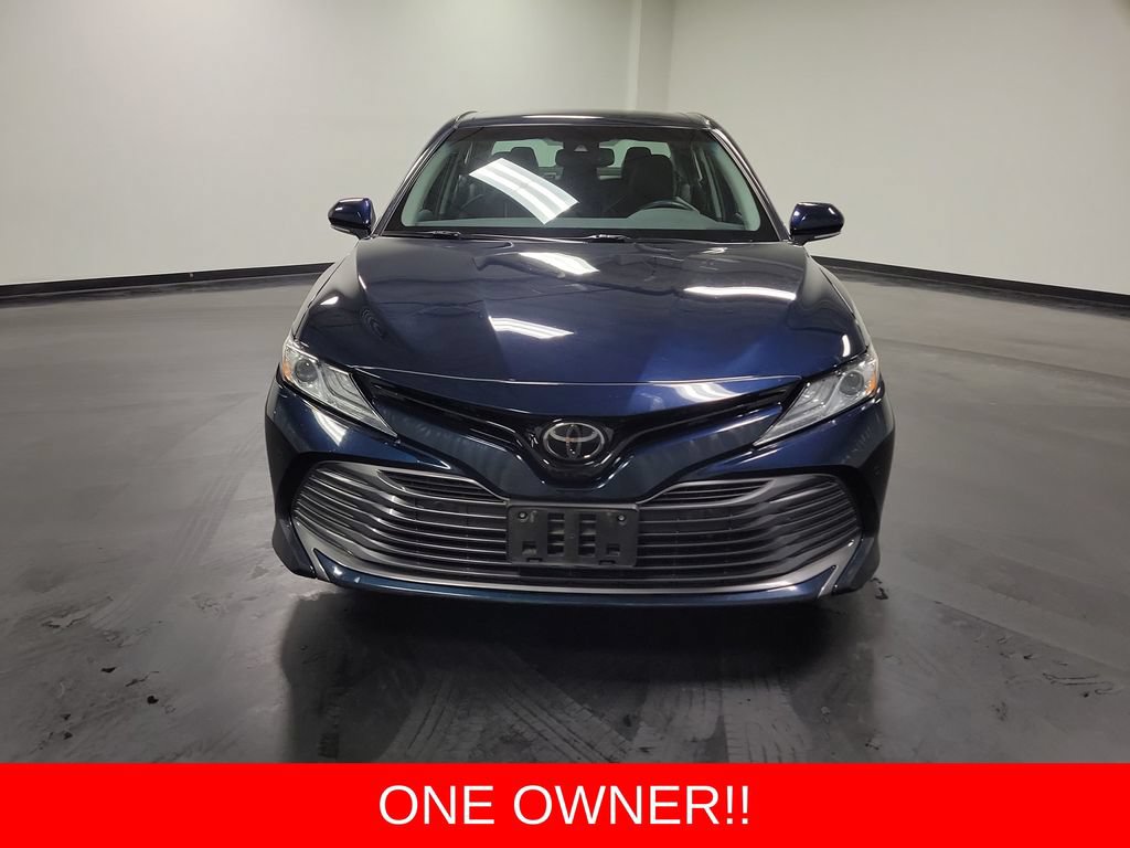 Used 2018 Toyota Camry XLE FWD image 2