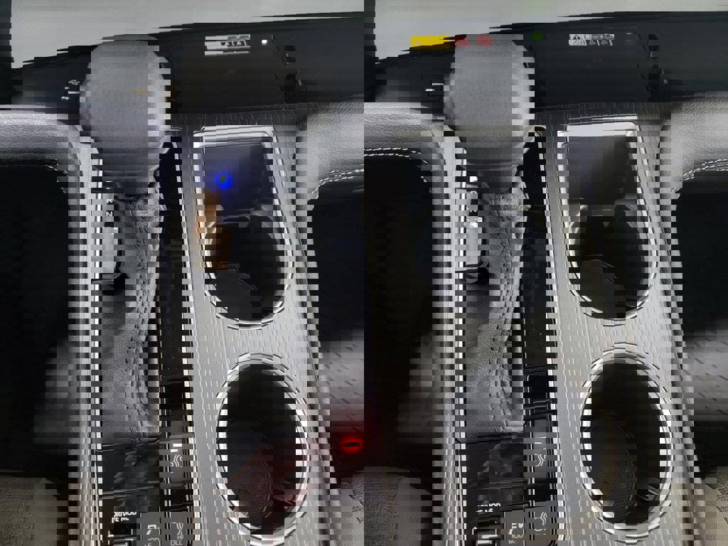 Used 2025 Toyota Sienna LE w/ LE Plus Package image 17