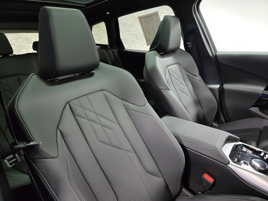 Used 2025 BMW X3 M50 w/ Premium Package image 58