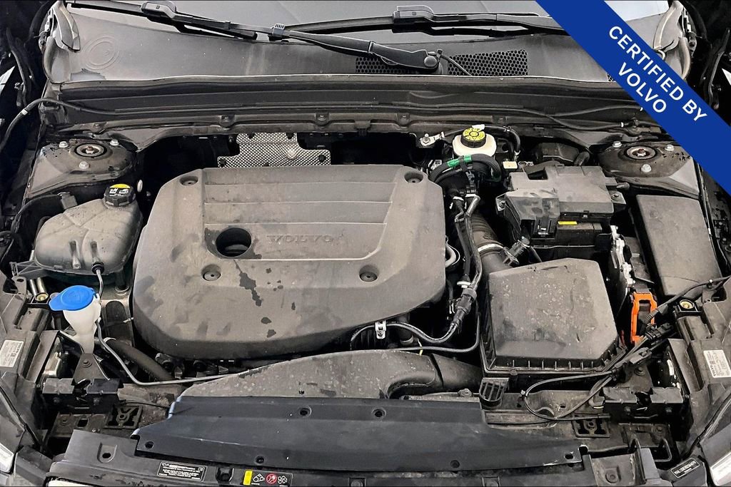 Certified 2025 Volvo XC40 B5 Plus image 13
