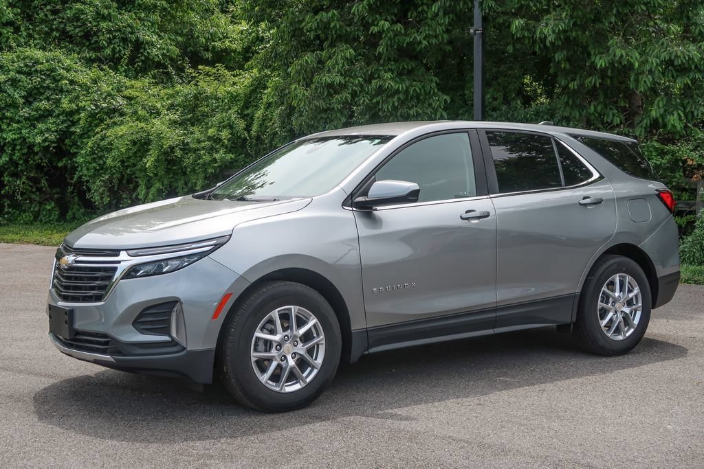 Used 2023 Chevrolet Equinox LT w/ LPO, Floor Liner Package FWD image 1