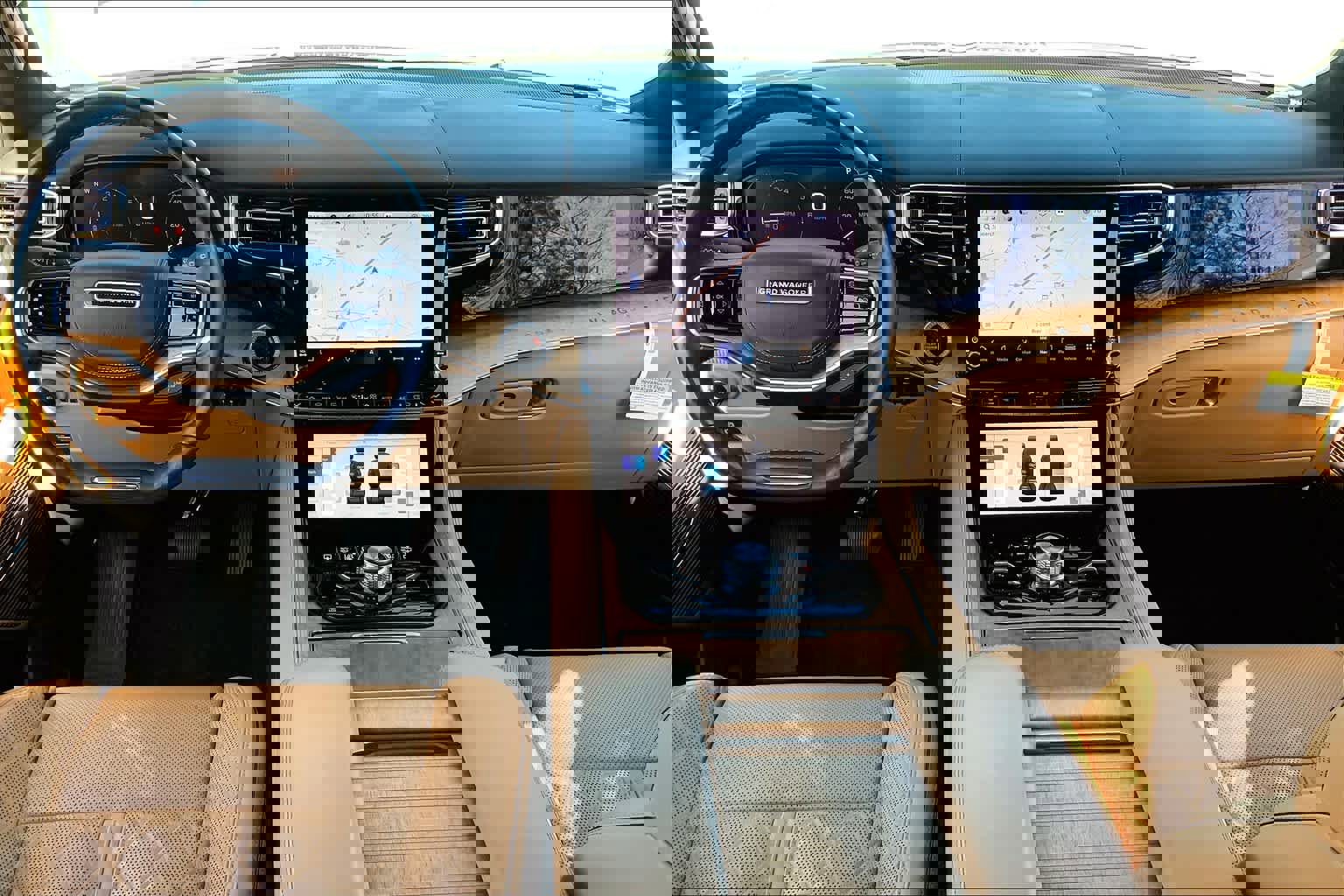 Used 2022 Jeep Grand Wagoneer Series III w/ HD Trailer Tow Package image 15