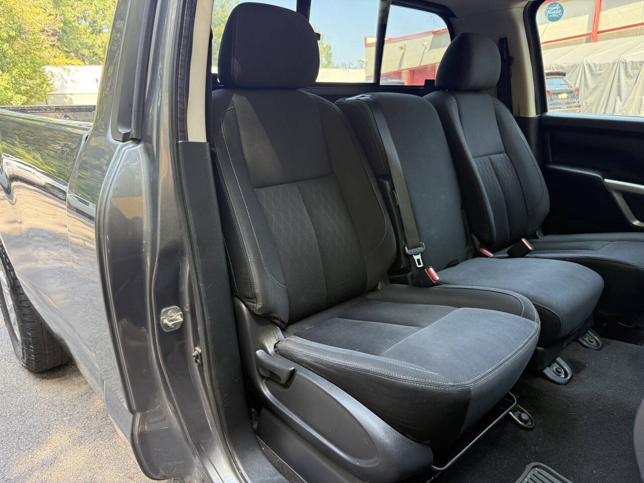 Used 2017 Nissan Titan SV RWD image 16