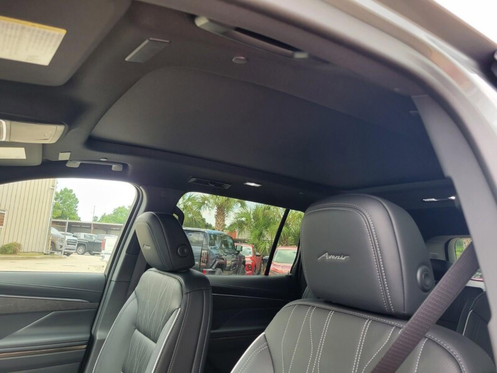 New 2025 Buick Enclave Avenir w/ Super Cruise Package FWD image 25