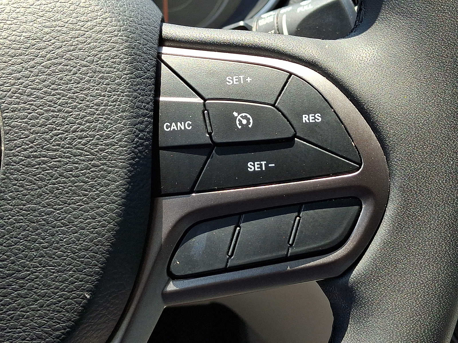 Used 2021 Jeep Cherokee Latitude Lux w/ Sun & Sound Group AWD/4WD image 28