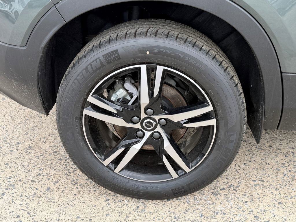 New 2026 Volvo XC40 B5 Core w/ Climate Package AWD/4WD image 6