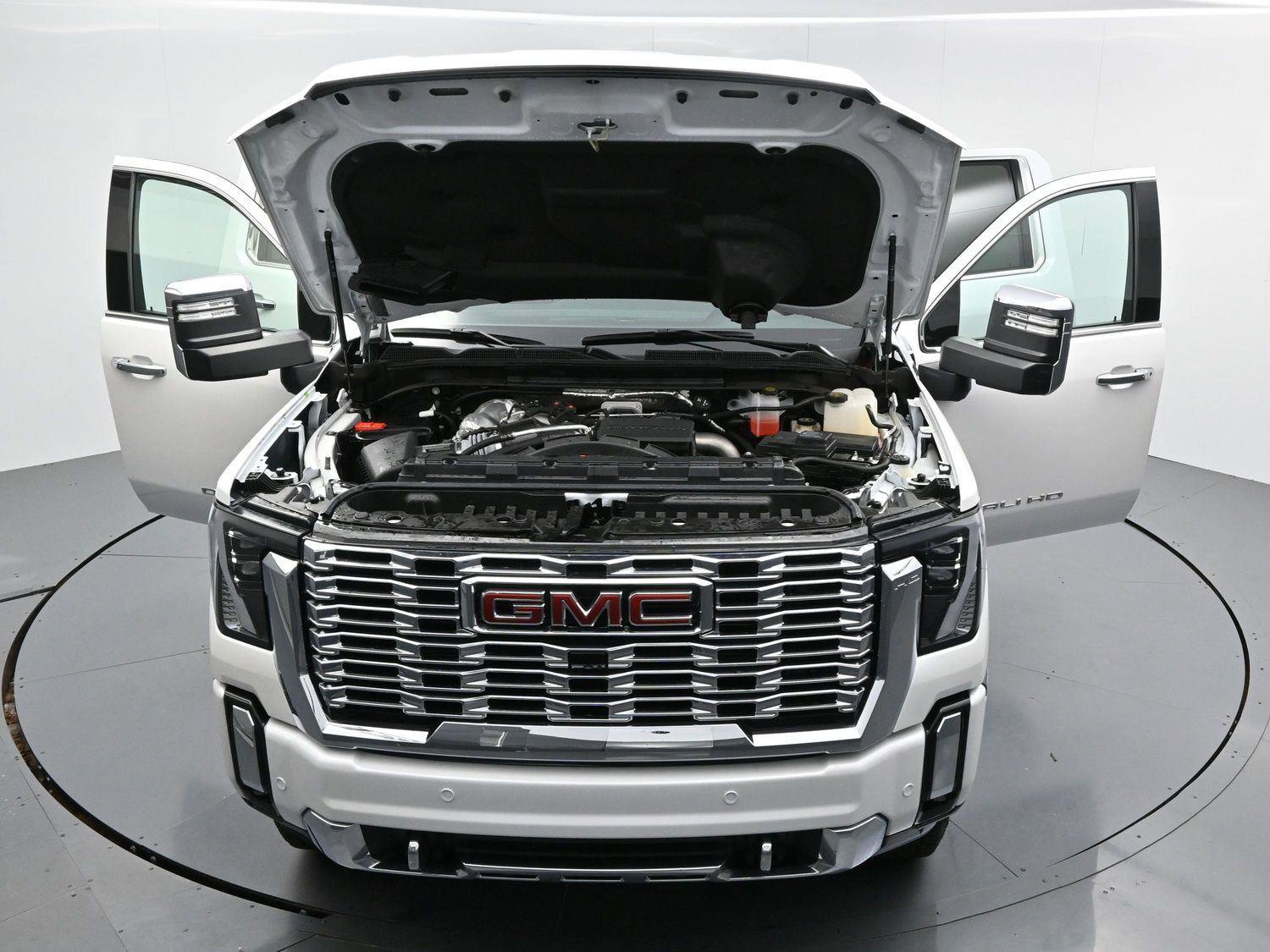Used 2024 GMC Sierra 2500 Denali w/ Denali Reserve Package image 10
