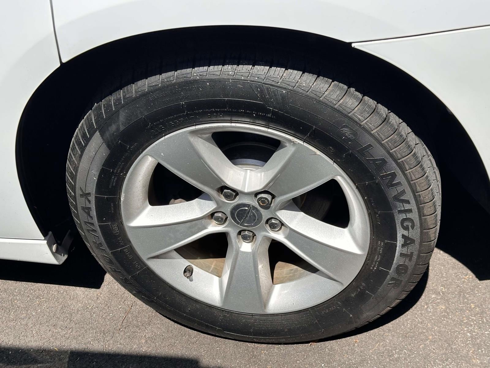 Used 2011 Dodge Charger SE RWD image 8