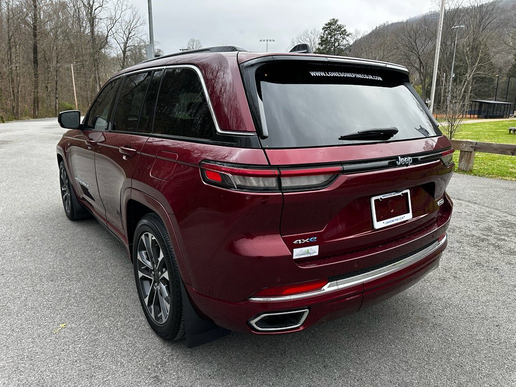 Used 2024 Jeep Grand Cherokee Overland AWD/4WD image 6