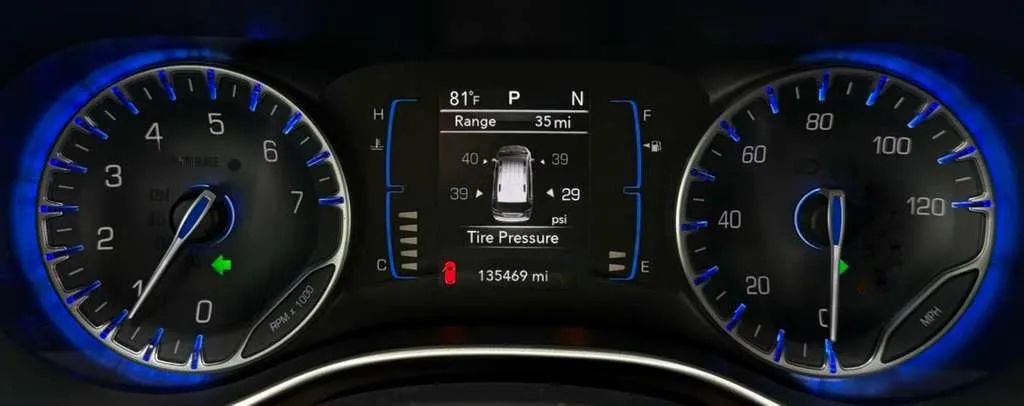 Used 2018 Chrysler Pacifica Touring-L FWD image 11