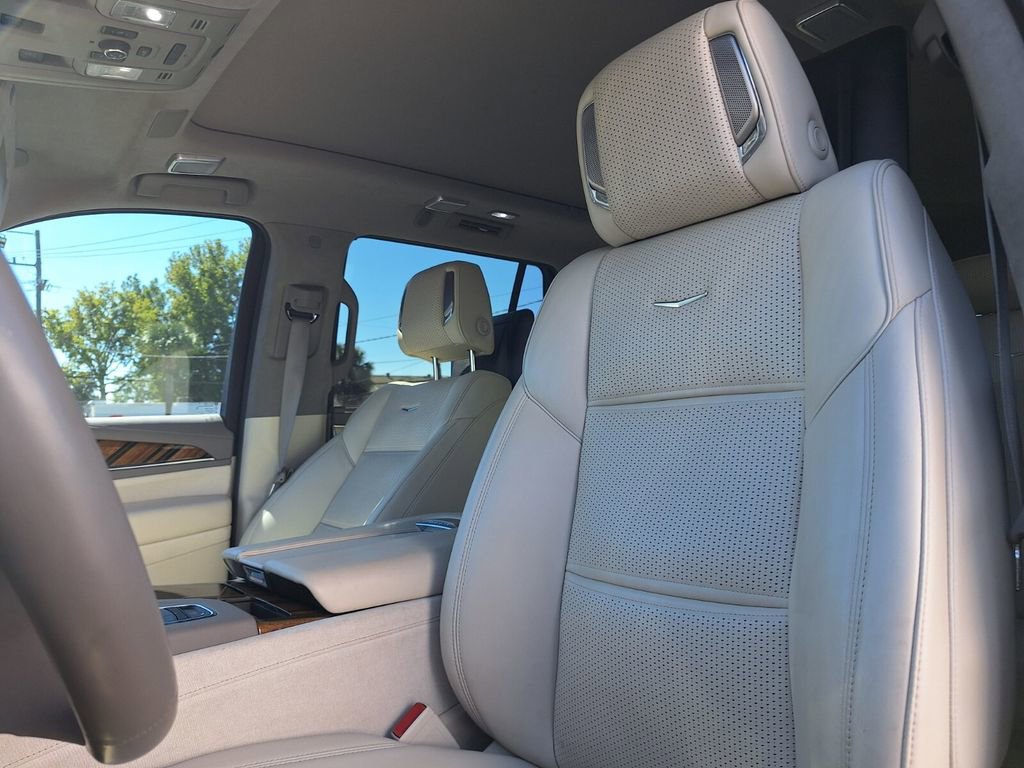 Certified 2023 Cadillac Escalade Premium Luxury Platinum w/ LPO, Radiant Package image 24