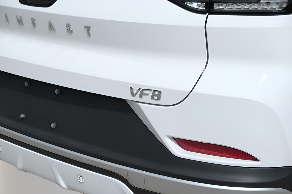 New 2025 VinFast VF 8 Eco AWD/4WD image 36
