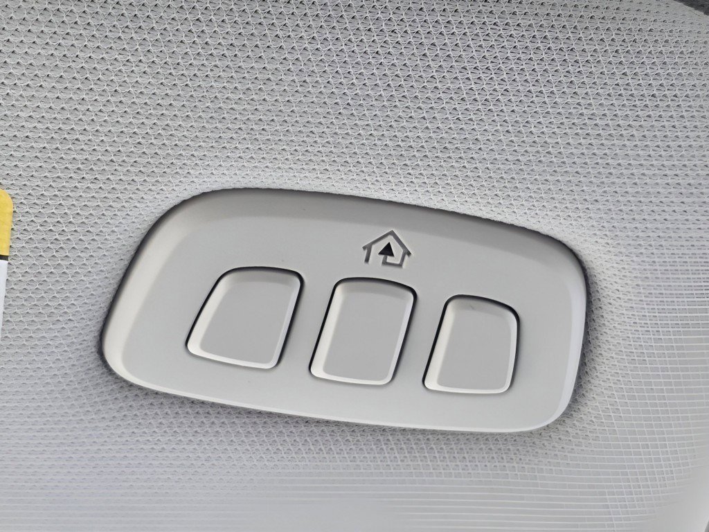 Used 2025 Lincoln Aviator Reserve w/ Equipment Group 201A image 13