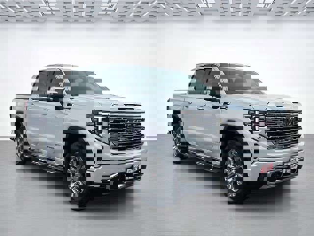 Used 2023 GMC Sierra 1500 Denali w/ Technology Package AWD/4WD image 2