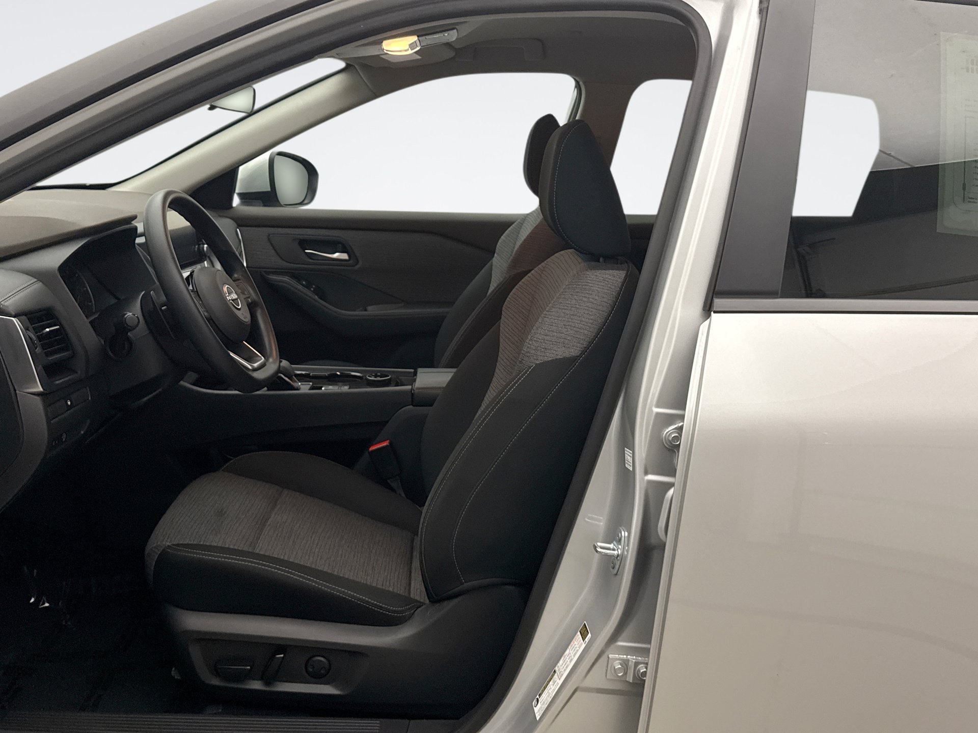 Used 2023 Nissan Rogue SV AWD/4WD image 11