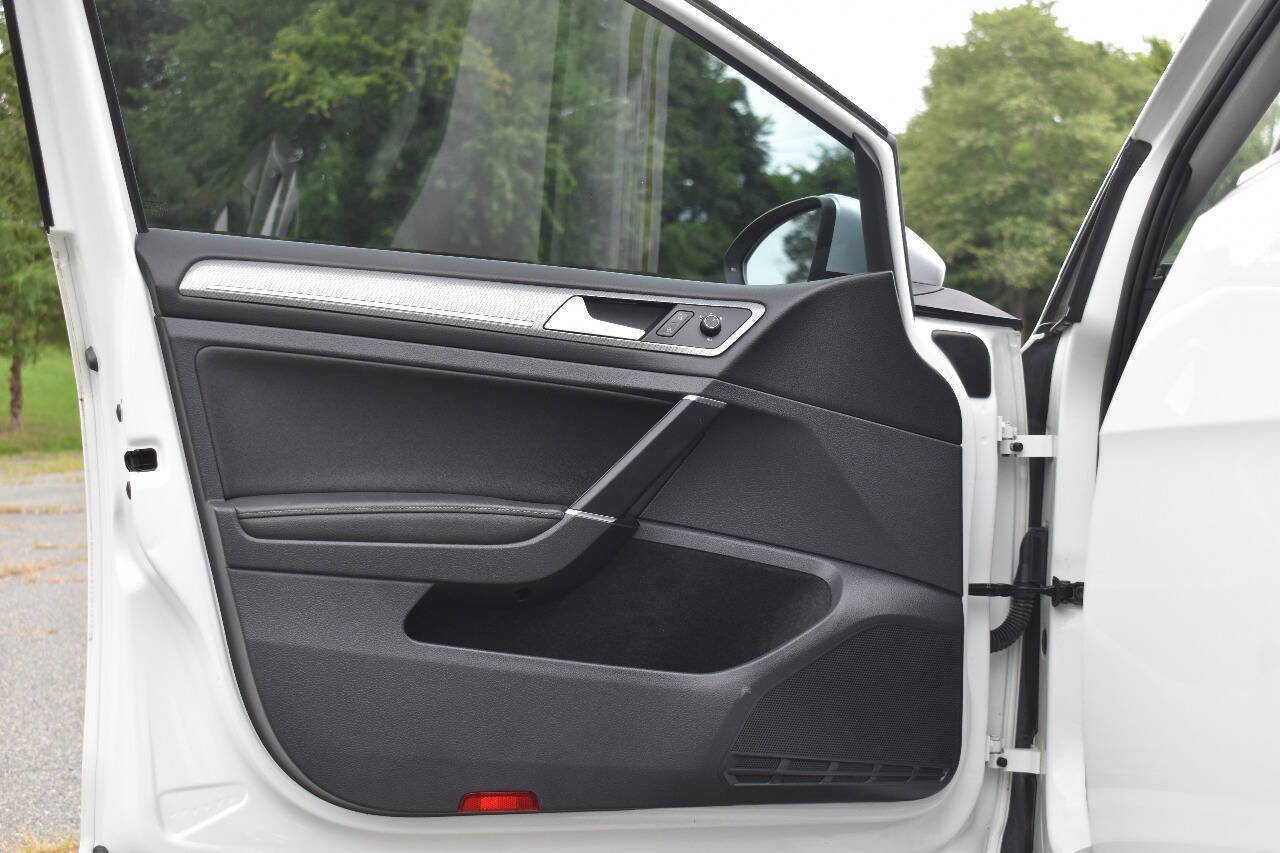 Used 2017 Volkswagen Golf Alltrack SE image 8